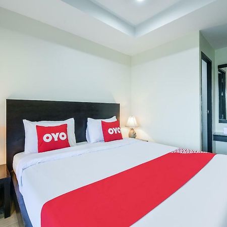 Oyo 273 M Place Pattaya Hotel Exterior photo